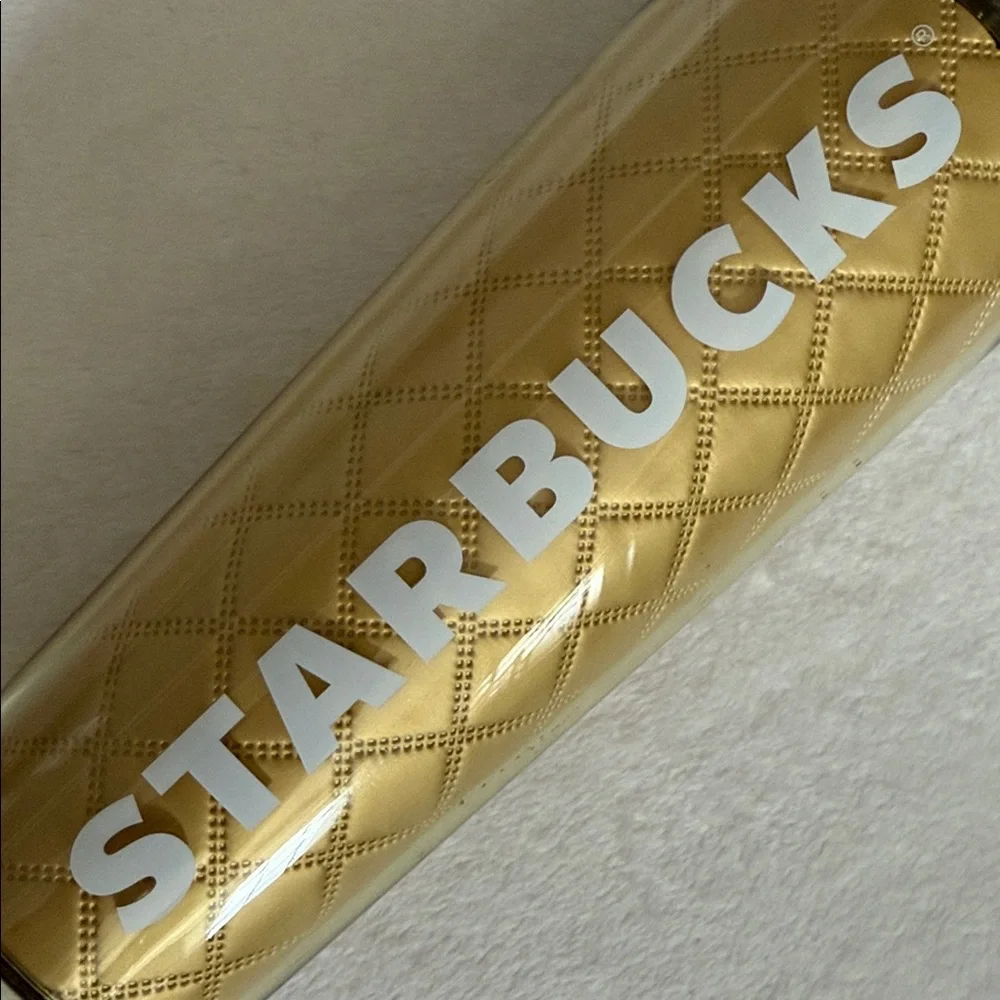 {NWT} Starbucks | Holiday 2024 Gold Quilted Metallic Venti Cold Cup Tumbler 24oz